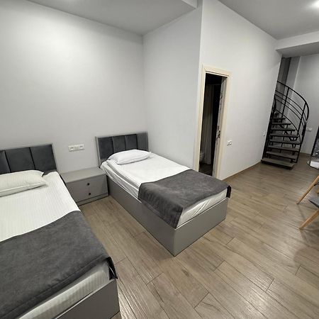 Lux Plaza P'arak'ar Exterior foto
