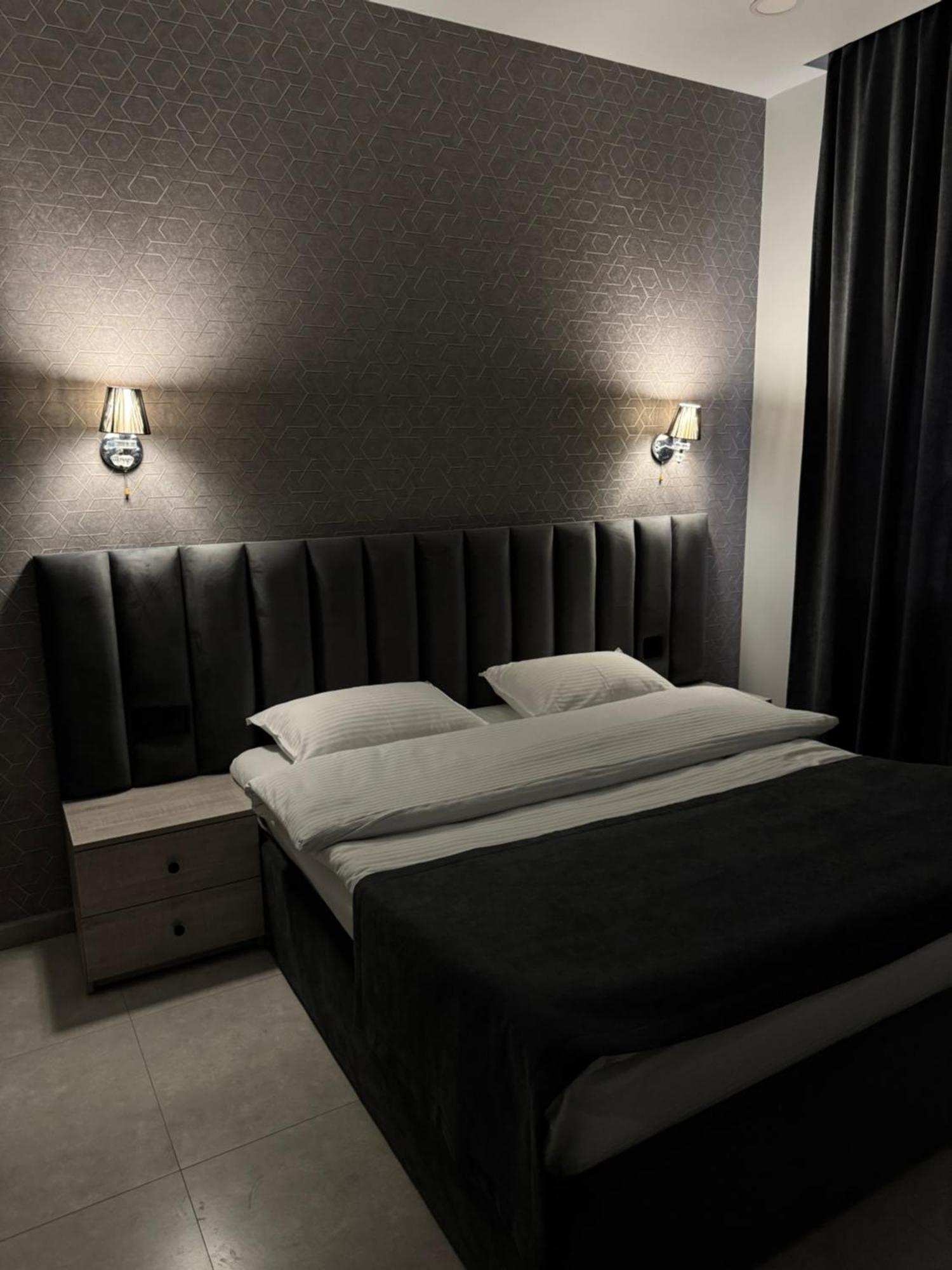 Lux Plaza P'arak'ar Exterior foto