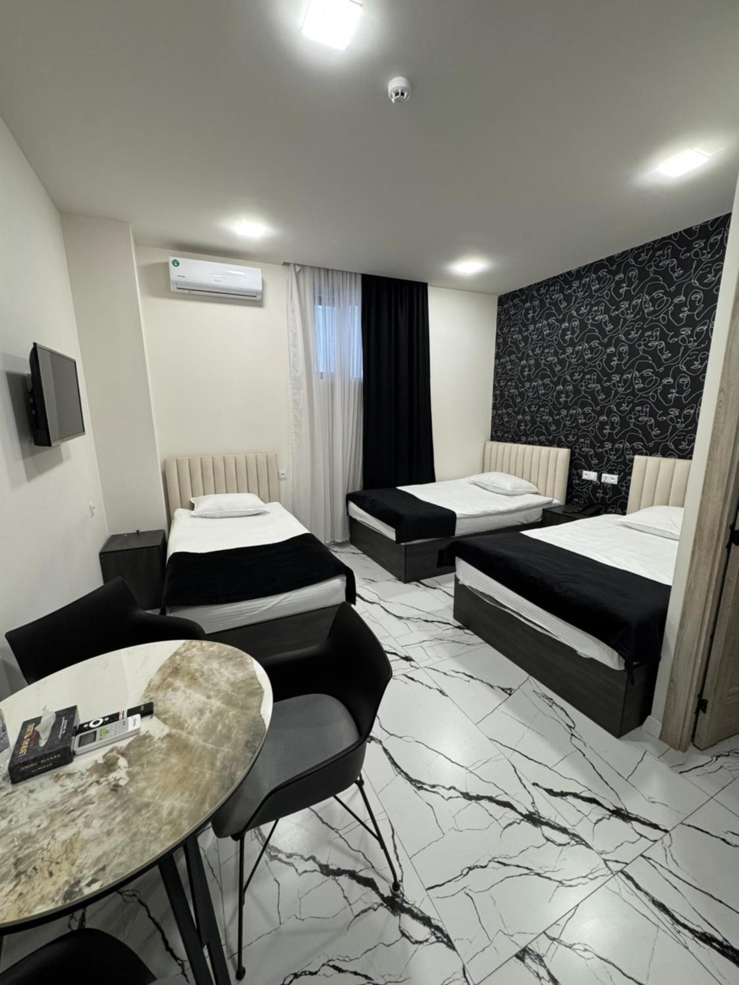 Lux Plaza P'arak'ar Exterior foto