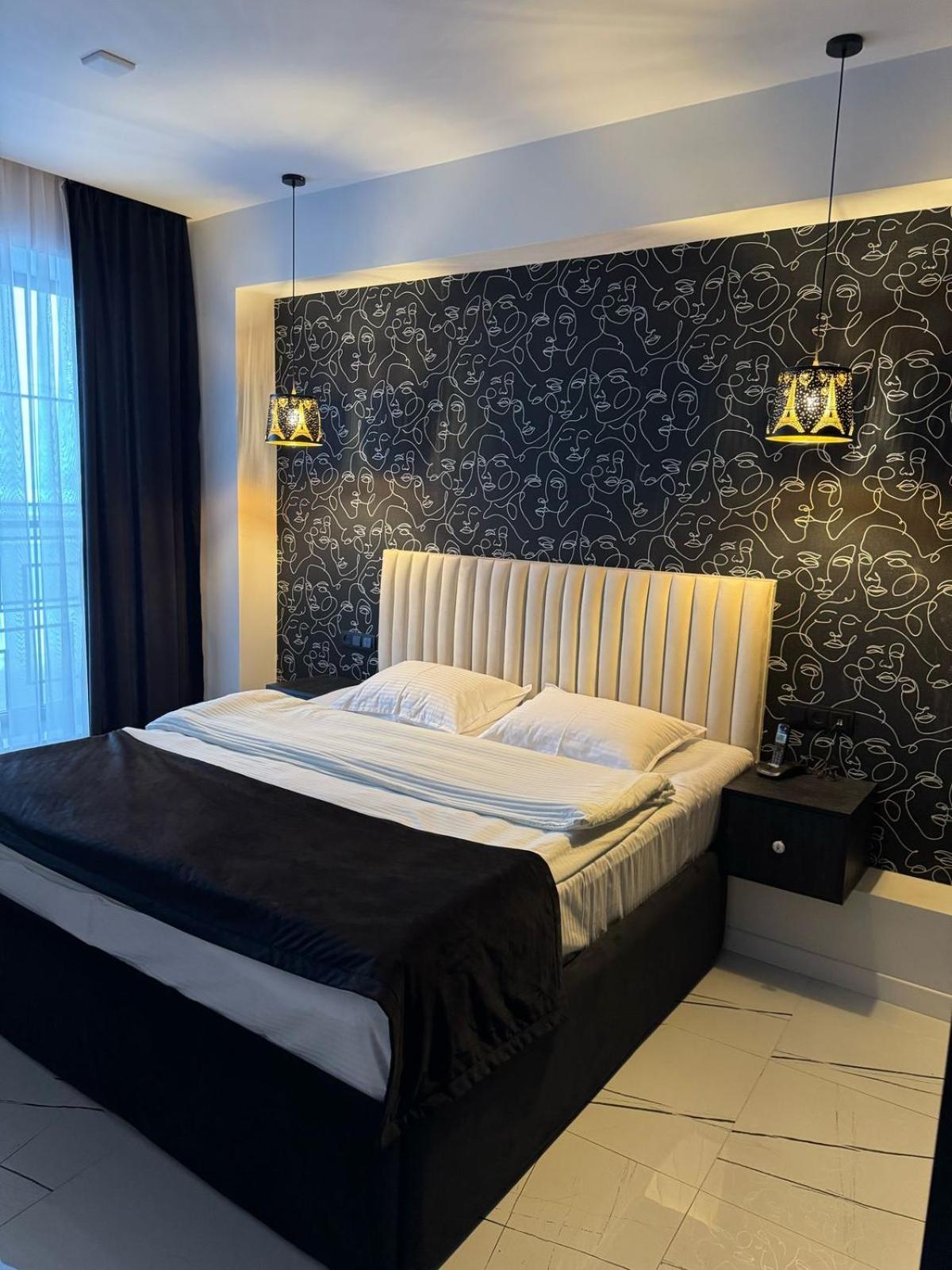 Lux Plaza P'arak'ar Exterior foto