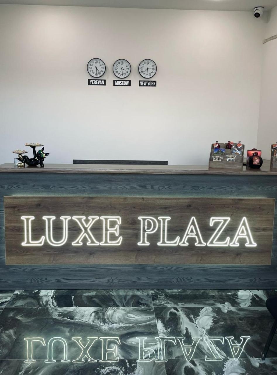 Lux Plaza P'arak'ar Exterior foto